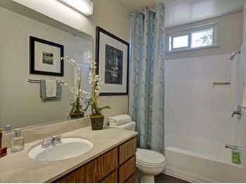 bathrooms at Baycliff Apartments in Richmond, CA